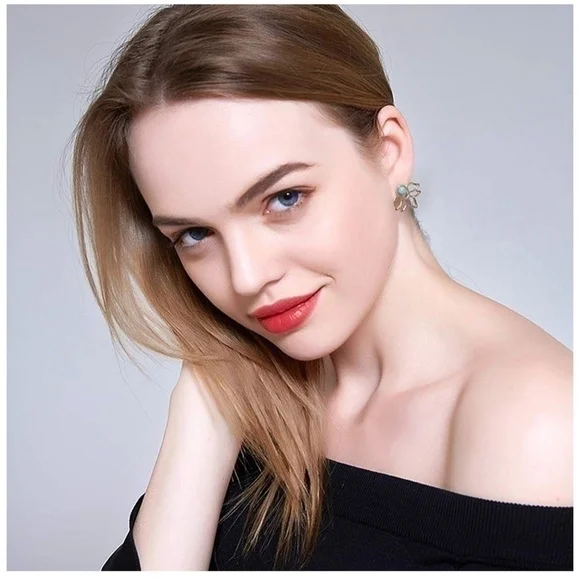 SALE💚 any 3 for $18 💚
𝅺 Lotus Flower Stud Earrings Rose Gold - Picture 6 of 6